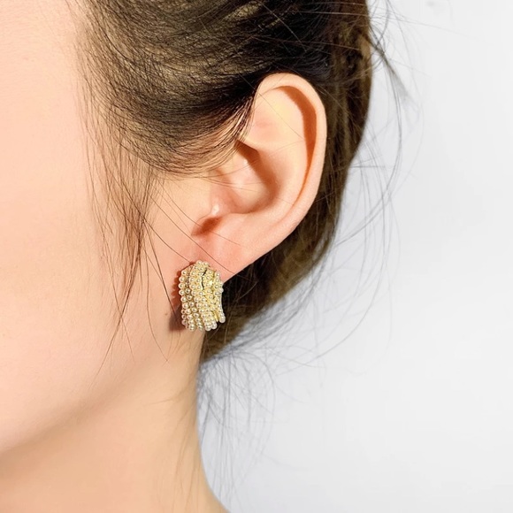 New 18k gold plated simulated pearls earrings - Picture 3 of 6